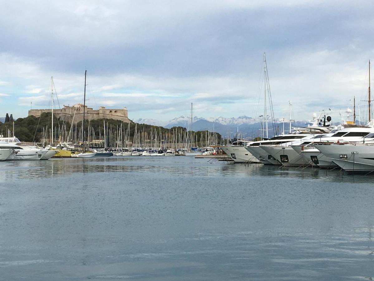 Charmant Studio Vieil Antibes Bagian luar foto